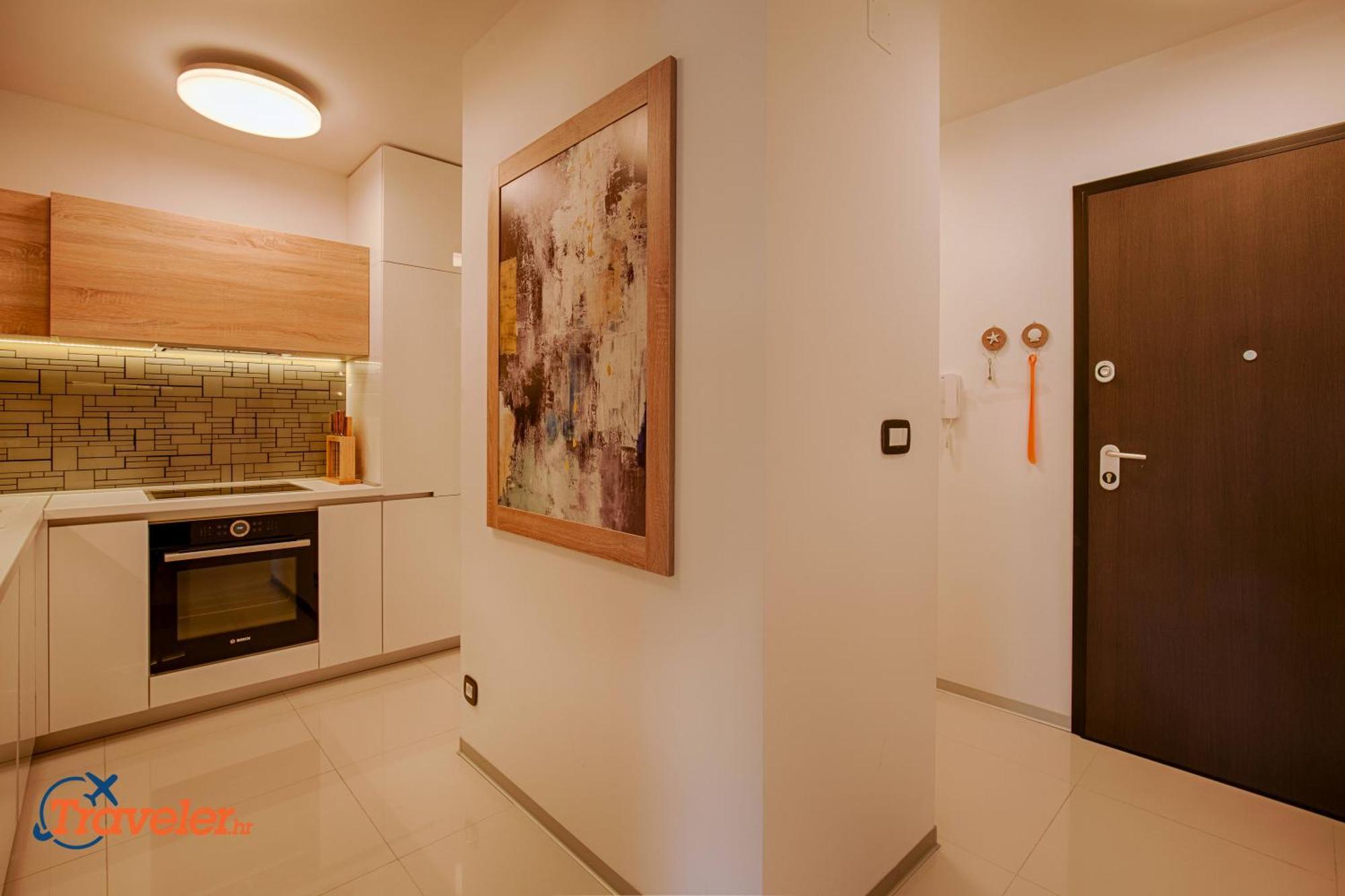 Deluxe New Apartments - Few Steps From The Beach - Luxury Holiday With Style - By Traveler Tourist Agency Krk 克尔克 外观 照片