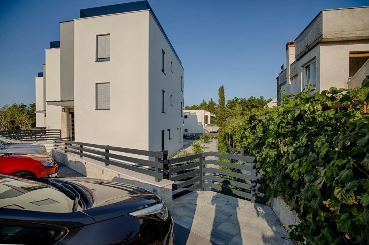 Deluxe New Apartments - Few Steps From The Beach - Luxury Holiday With Style - By Traveler Tourist Agency Krk 克尔克 外观 照片