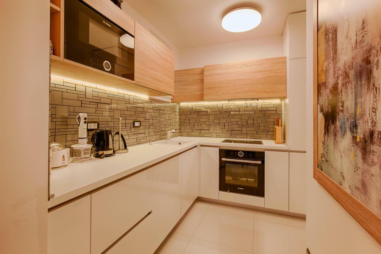 Deluxe New Apartments - Few Steps From The Beach - Luxury Holiday With Style - By Traveler Tourist Agency Krk 克尔克 外观 照片