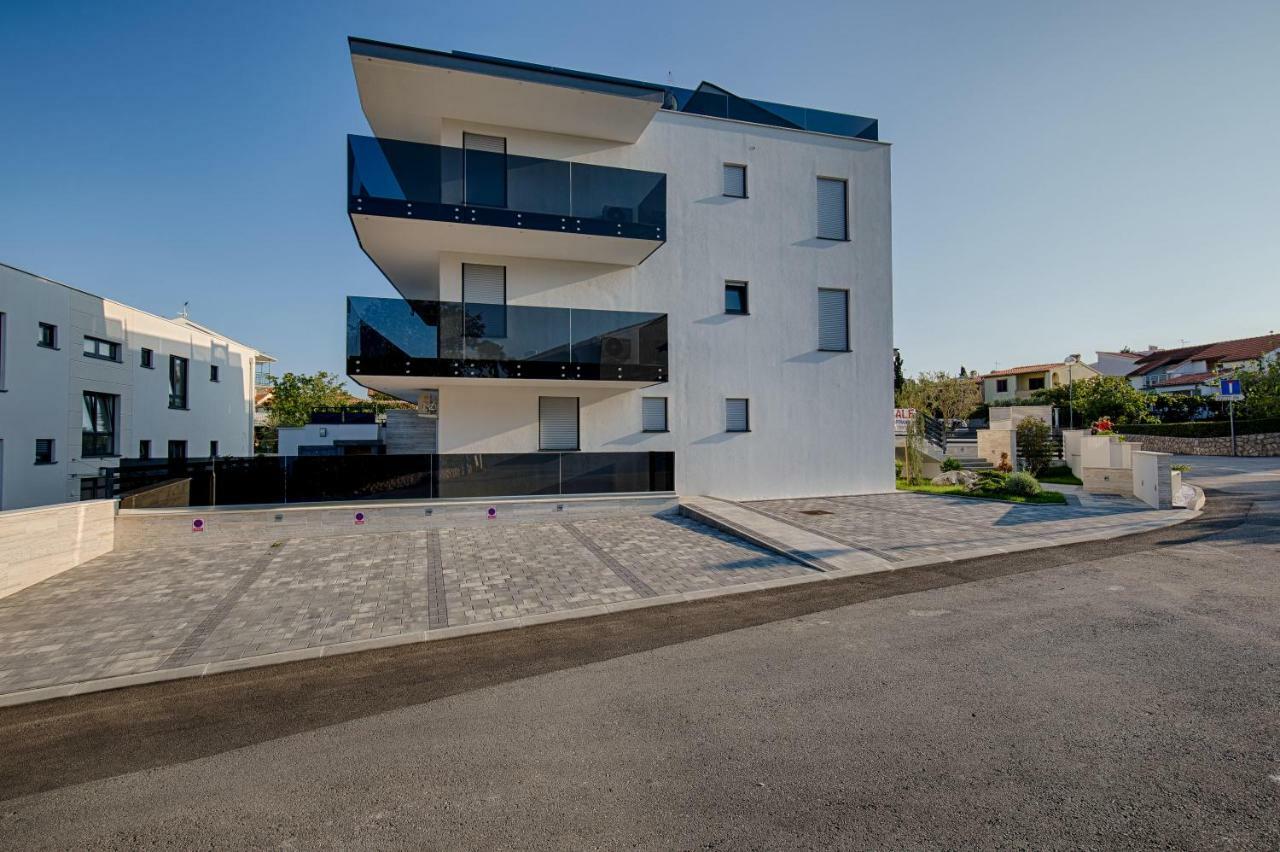 Deluxe New Apartments - Few Steps From The Beach - Luxury Holiday With Style - By Traveler Tourist Agency Krk 克尔克 外观 照片