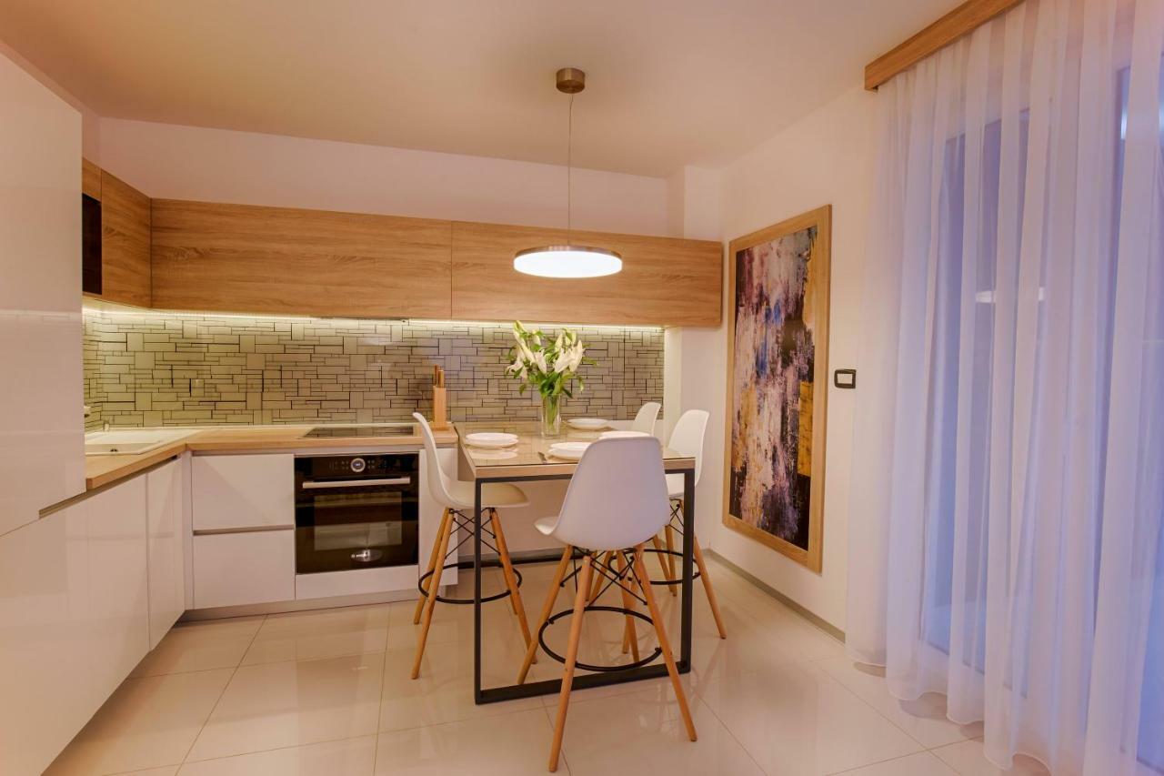 Deluxe New Apartments - Few Steps From The Beach - Luxury Holiday With Style - By Traveler Tourist Agency Krk 克尔克 外观 照片