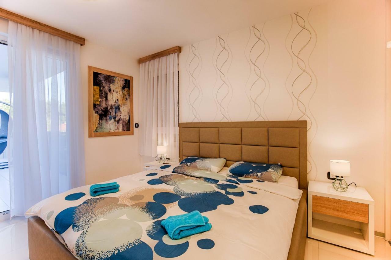 Deluxe New Apartments - Few Steps From The Beach - Luxury Holiday With Style - By Traveler Tourist Agency Krk 克尔克 外观 照片