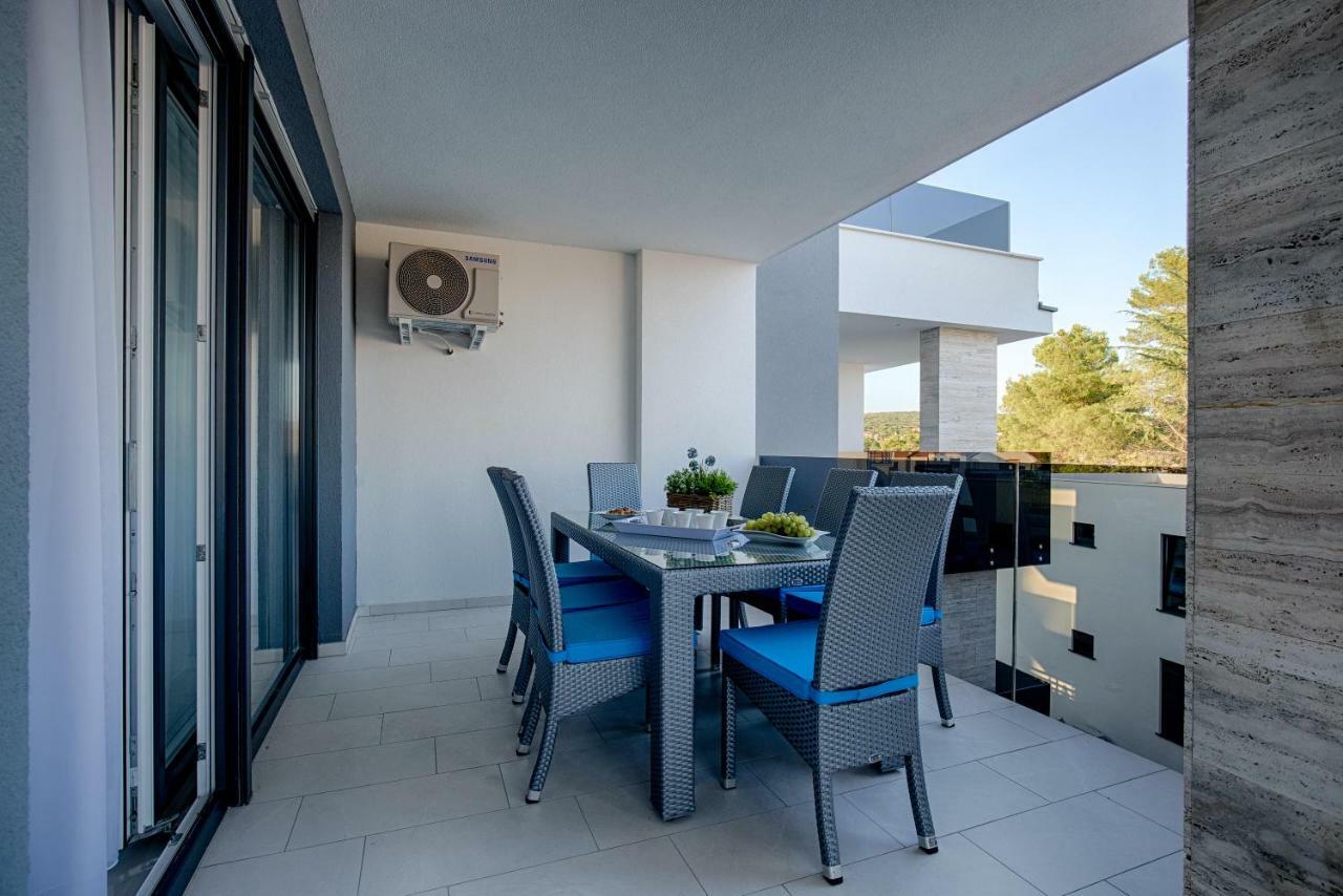 Deluxe New Apartments - Few Steps From The Beach - Luxury Holiday With Style - By Traveler Tourist Agency Krk 克尔克 外观 照片