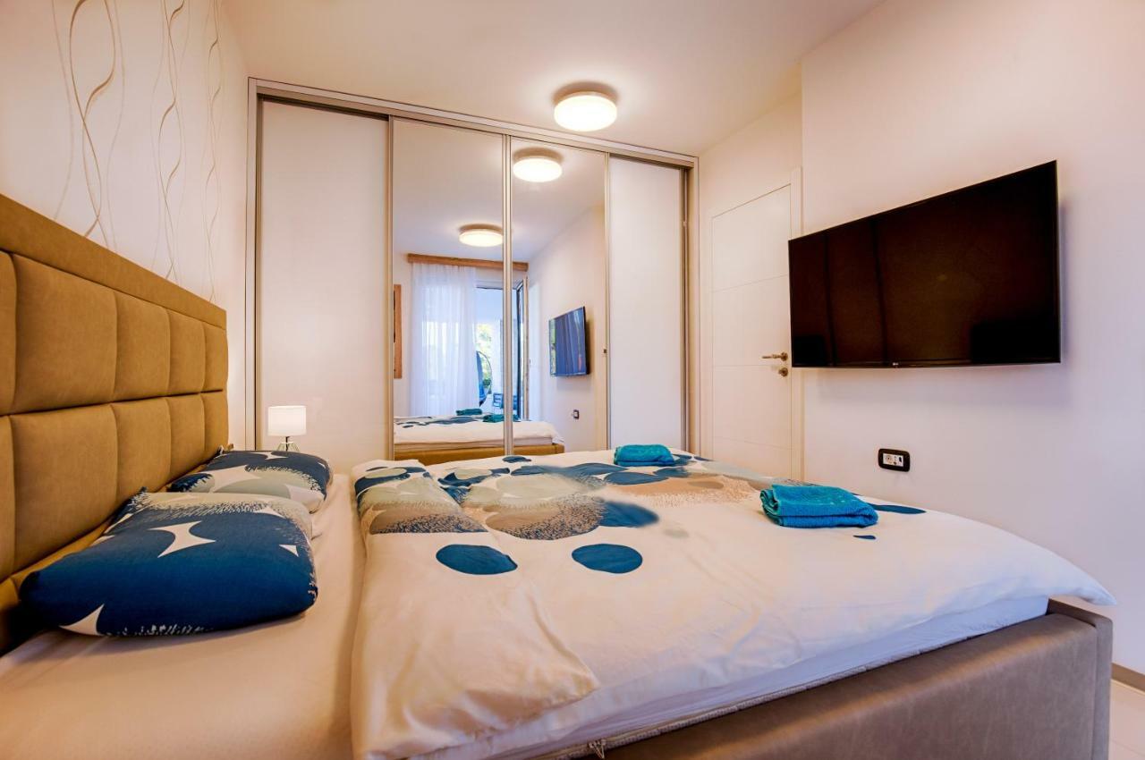 Deluxe New Apartments - Few Steps From The Beach - Luxury Holiday With Style - By Traveler Tourist Agency Krk 克尔克 外观 照片
